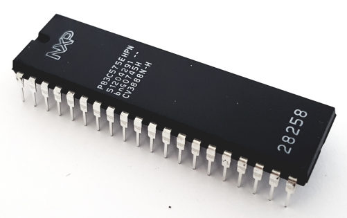 P83C575EHPN CMOS 8 Bit 8K x 8 ROM Microcontroller IC NXP®