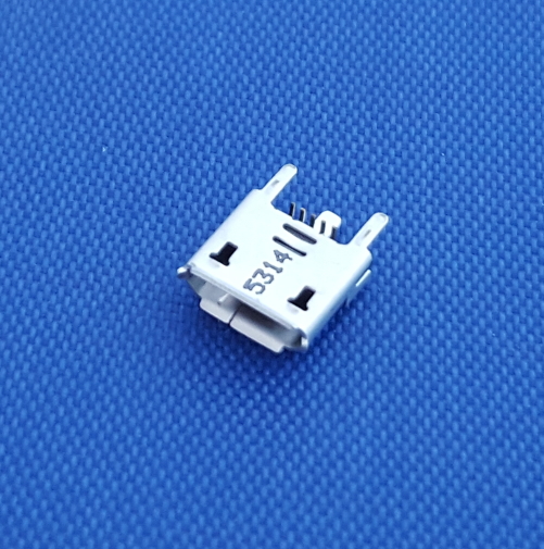 105133-0011 SMT Micro USB B Connector Receptacle Molex®