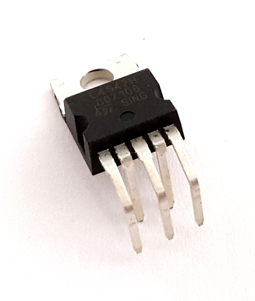 L4947H 0.5A 5V Low Drop Voltage Regulator IC STMicroelectronics®